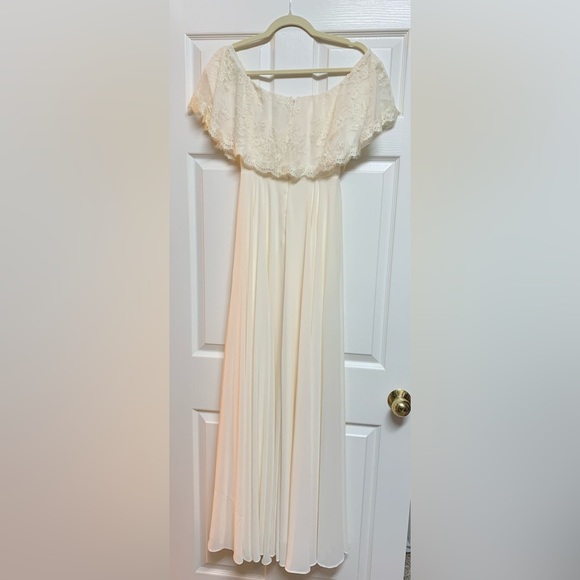 Cream, off-the-shoulder dress, by Lulu’s, size XS - Picture 2 of 4